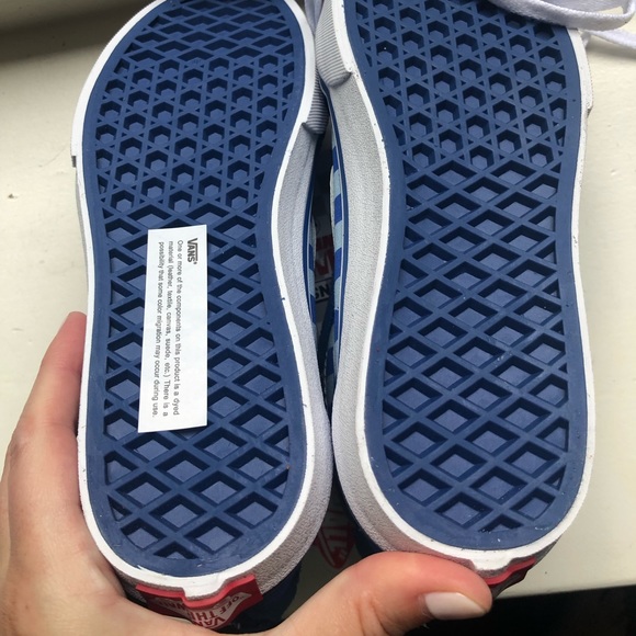 NWT youth Vans, size 2.5 - Picture 3 of 4
